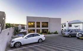 Discovery Guest House Windhoek Exterior photo