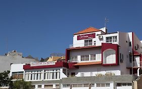 Residencial Che Guevara Bed & Breakfast Bed & Breakfast Mindelo Exterior photo