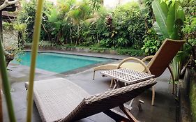 Ons Bed & Breakfast Hostel Ubud  Exterior photo