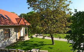 Turjan Vendeghaz Hotel Erdobenye Exterior photo