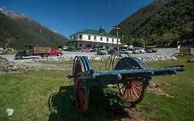 Otira Stagecoach Hotel Exterior photo