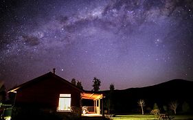 Kepler Oaks Chalet Villa Te Anau Exterior photo