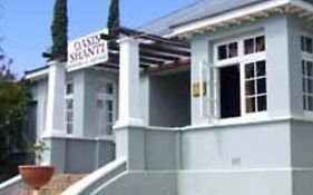 Oasis Shanti Backpackers Hostel Oudtshoorn Exterior photo