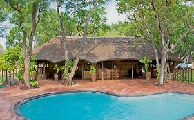 Jafuta Lodge Victoria Falls Exterior photo