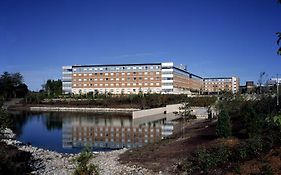 Residence & Conference Centre - Oshawa Exterior photo