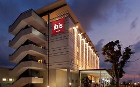 Ibis Bata Hotel Exterior photo