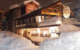 Hotel Fosson Breuil-Cervinia Exterior photo