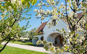 Figula Vendeghaz Hotel Balatonfured Exterior photo