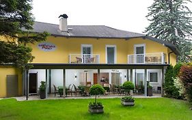 Gaestehaus Wrann Hotel Velden am Woerthersee Exterior photo