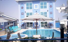 De Holiday Beach Hotel Kokrobite Exterior photo