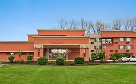 Ramada By Wyndham Tukwila Southcenter Hotel Exterior photo