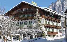 Hotel Pontechiesa Cortina d'Ampezzo Exterior photo