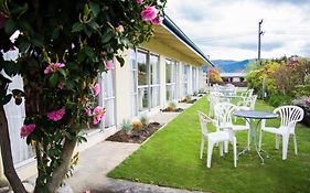 Alpenhorn Motel Te Anau Exterior photo