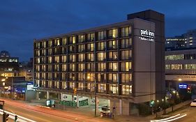 Park Inn & Suites By Radisson Vancouver Exterior photo