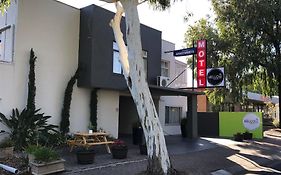 Hello Adelaide Motel And Apartments Exterior photo