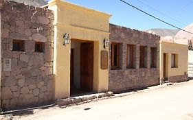 Casa De Piedra Hotel Purmamarca Exterior photo