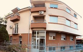 Athos Apartments Nis Exterior photo