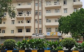 Chateau Windsor Hotel - Marine Drive Mumbai Exterior photo