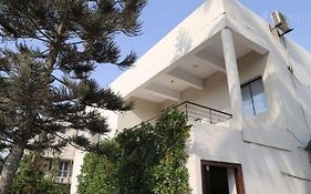 Comfort Lodge Guest House Karachi Exterior photo