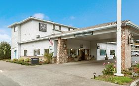 Red Lion Inn & Suites Seaside Exterior photo