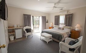 Batemans Bay Manor - Bed And Breakfast Exterior photo