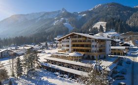 Lechlife Travelhouse Aparthotel Reutte Exterior photo