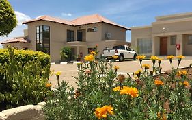 Hill View Inn Serowe Exterior photo