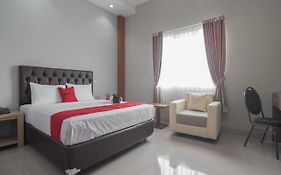 Reddoorz Near Islamic Center Samarinda Hotel Exterior photo