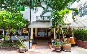 New Road Guest House Bangkok Exterior photo