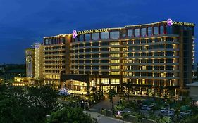 Grand Mercure Yangon Golden Empire Hotel Exterior photo