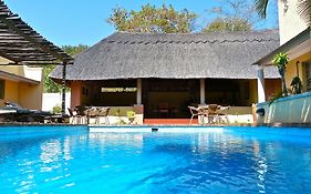 Amadeus Garden Hotel Victoria Falls Exterior photo