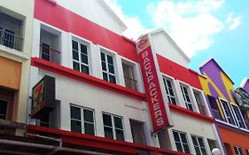 Borneo Sandakan Backpackers Hostel Exterior photo