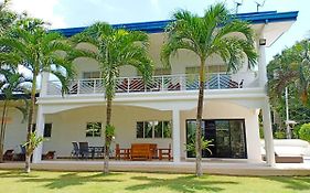 Luxury Villa With Pool In Tropical Garden Puerto Princesa Exterior photo