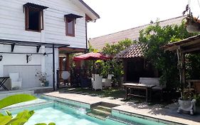 Arjuna Garden Homestay Yogyakarta Exterior photo