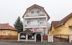 Angyal Panzio Bed & Breakfast Hajduszoboszlo Exterior photo