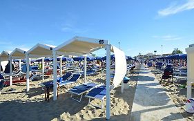 Riccione Beach Hotel - Enjoy Your Summer -Beach Village Incluso Exterior photo