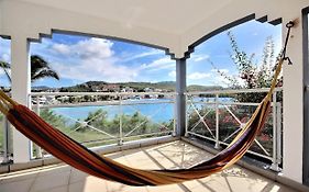 Tropical Sunset: Beachfront Apartment with Sea View Terrace Les Trois-Ilets Exterior photo