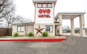 Oyo Hotel San Antonio Near At&T Center Exterior photo