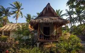 Retro Kampot Guesthouse Exterior photo