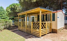 Camping Adria Mobile Homes In Brioni Sunny Camping Pula Exterior photo