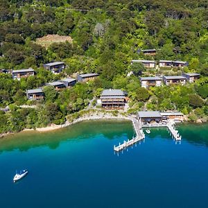 Bay Of Many Coves Hotel Arthur's Bay Exterior photo