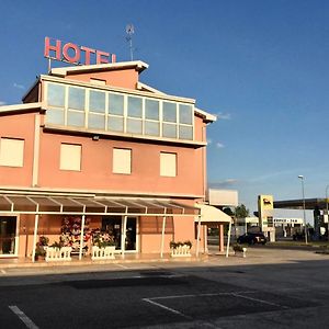 Hotel Trieste San Giorgio di Nogaro Exterior photo