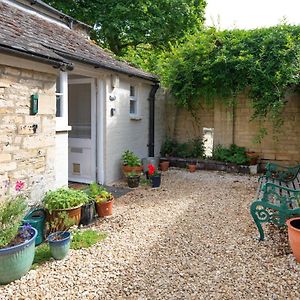 The Courtyard Cirencester Apartment Exterior photo