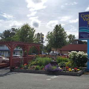 Comox Valley Inn & Suites Courtenay Exterior photo