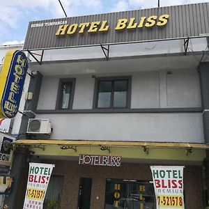 Hotel Bliss Skudai Exterior photo