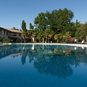 Logis Hotel Restaurant Spa Les Oliviers Loriol-sur-Drome Exterior photo