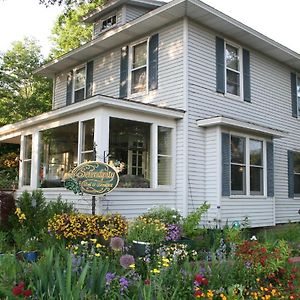 Serendipity Bed And Breakfast Saugatuck Exterior photo