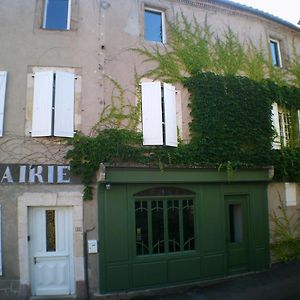 Ancien Cafe De La Mairie Bed & Breakfast Monesties Exterior photo