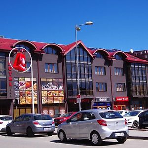 Hotel Oxigen Petrosani Exterior photo