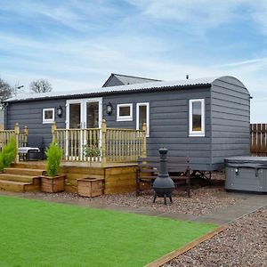 The Shepherds Hut Villa Dubton Exterior photo